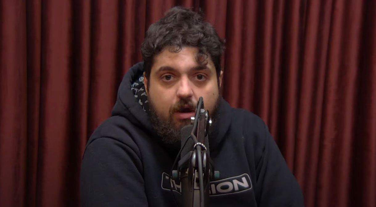 Alexandre de Moraes determina novo bloqueio de perfis de Monark nas redes sociais