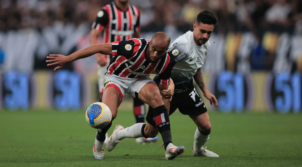 São Paulo sai na frente duas vezes, mas Corinthians busca empate pelo Brasileiro