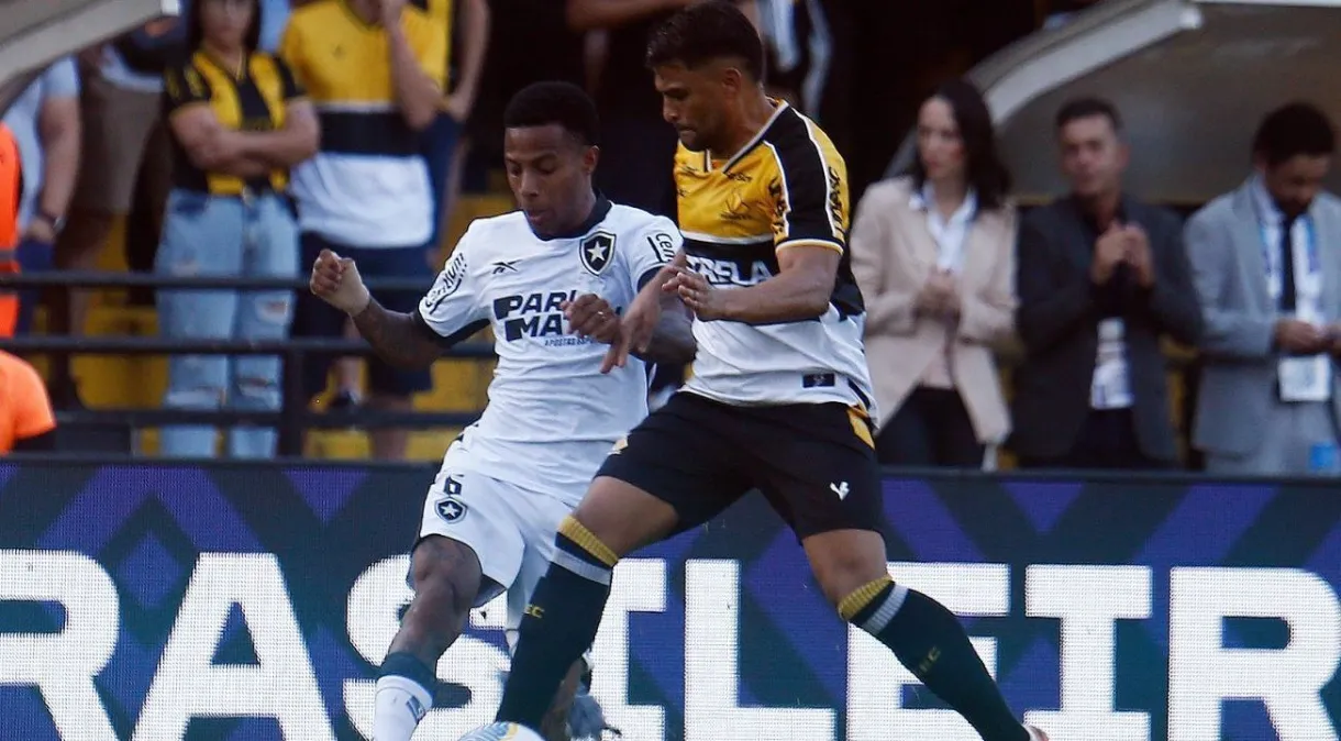 Criciúma vence e quebra sequência positiva do Botafogo no Brasileiro