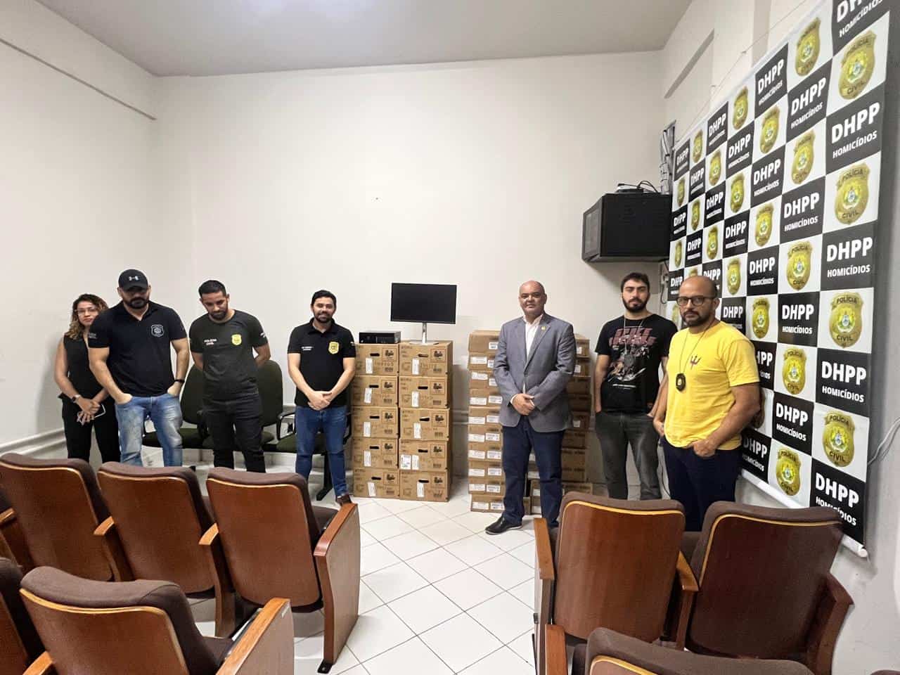 Governo do Acre entrega 10 computadores de última geração para Delegacia de Repressão às Ações Criminosas Organizadas