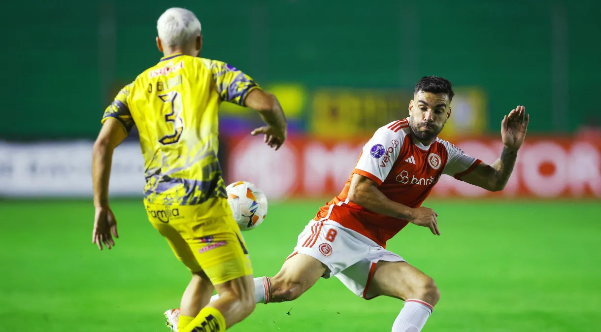 Internacional vence Delfín com gol de Alario e vai aos playoffs da Copa Sul-Americana