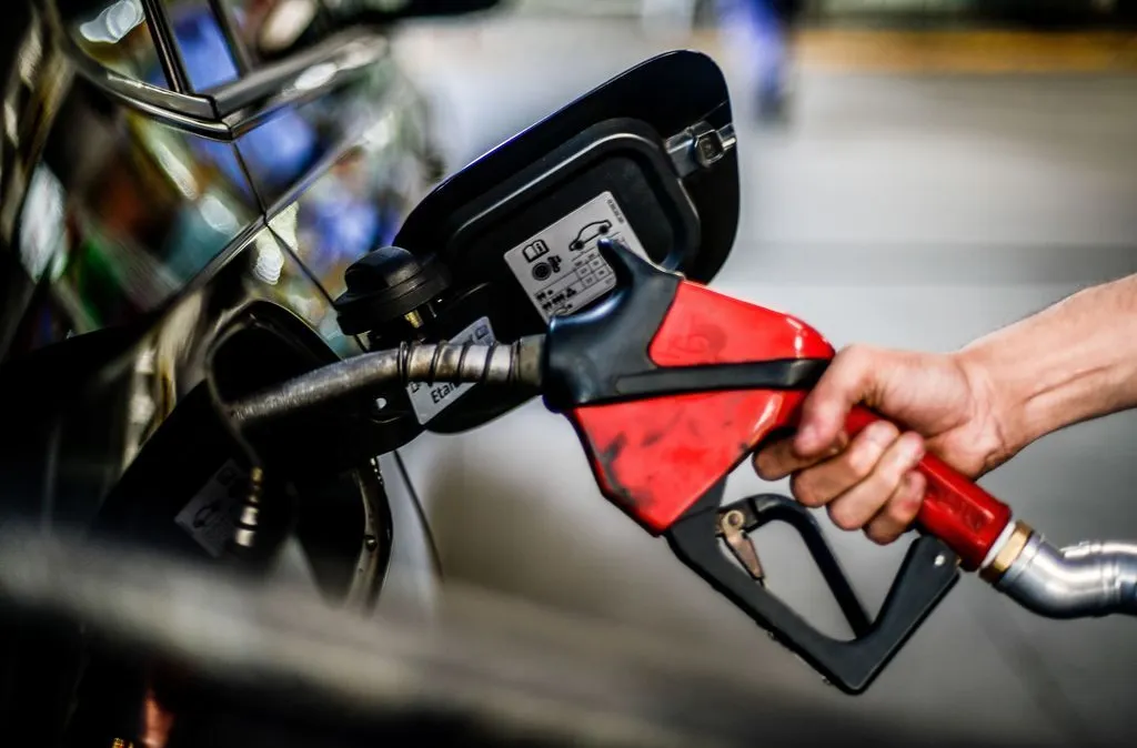 posto de combustivel mcajr abr 1609210451
