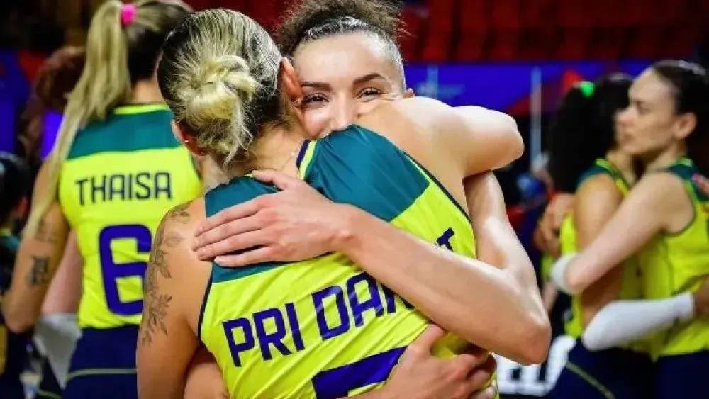 pri darout e gabi durante jogo da liga das nacoes de volei