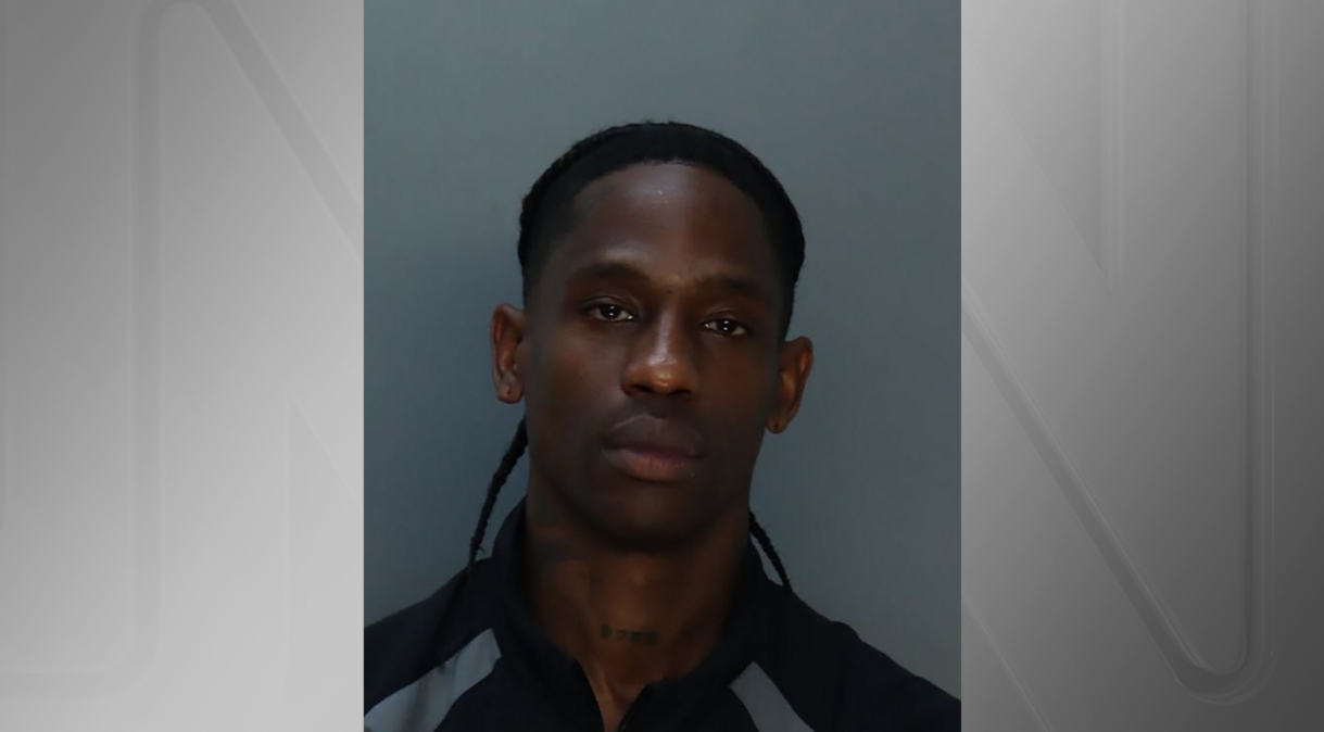 Rapper Travis Scott é preso por invasão de propriedade e embriaguez