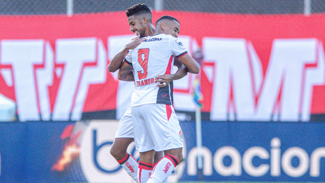 Campeonato Brasileiro: Vitória marca no último lance e derrota o Internacional