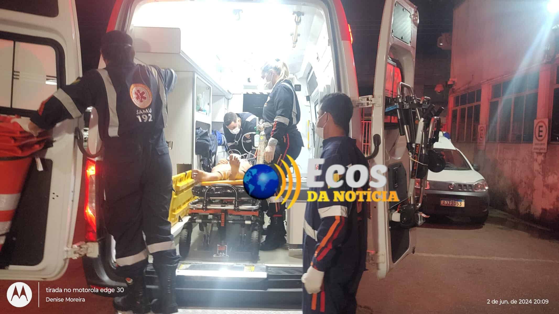 Acidente de trânsito entre carro e motocicleta deixa jovem ferida na Avenida Antônio da Rocha Viana