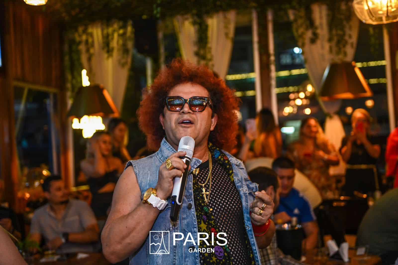 Wanderley Andrade comemora 60 anos com apresentação surpresa no restaurante Paris Garden