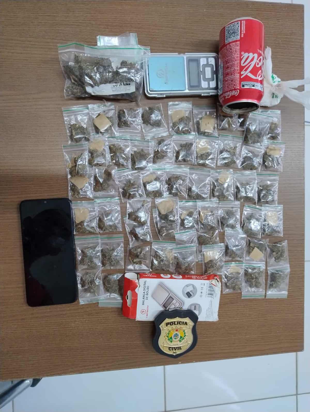 Polícia Civil prende 2 homens por tráfico de drogas na Cidade Nova