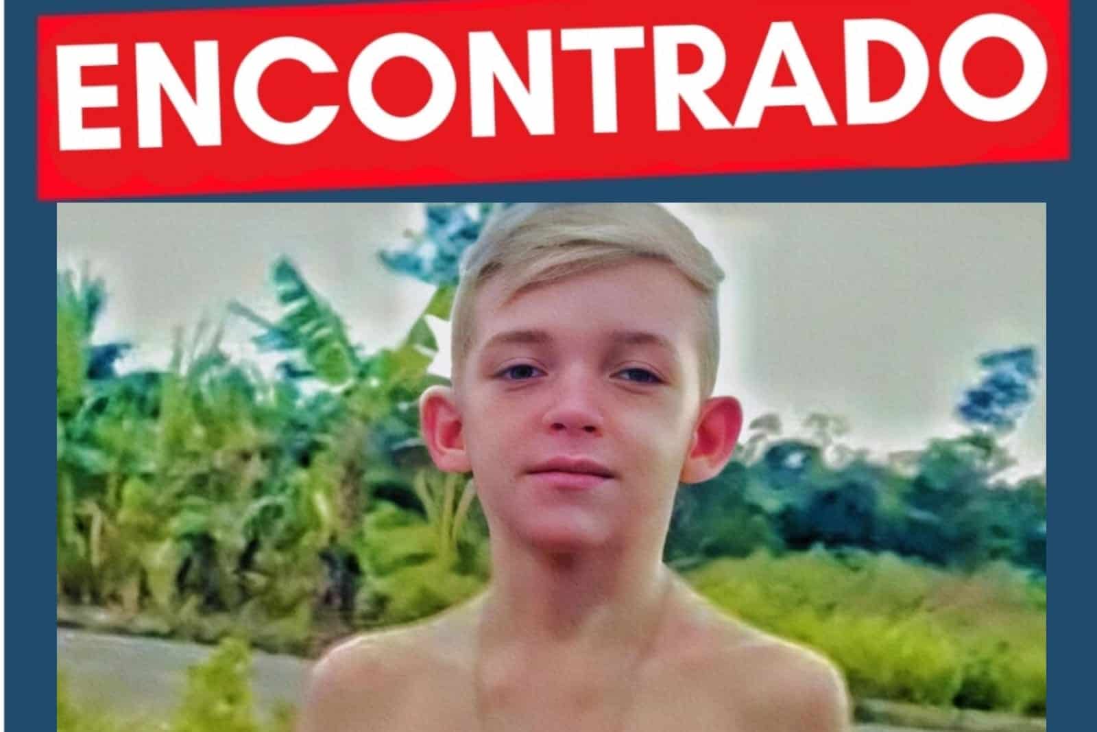 Adolescente que sumiu de arraial é encontrado escondido em cima de telhado