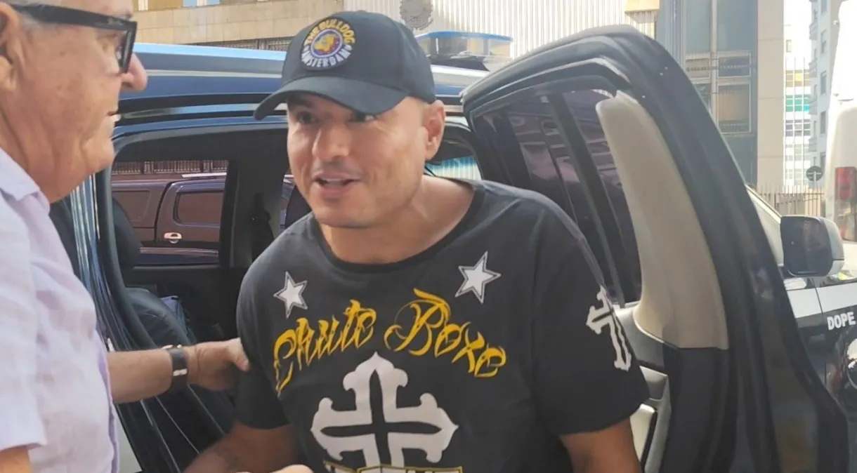 Prisão do humorista Carlinhos Mendigo é mantida após audiência de custódia