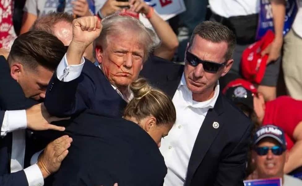 Atirador de Trump foi morto pelo Serviço Secreto; imagens mostram que tiros atingiram sua orelha
Imagem: Rebecca Droke/AFP