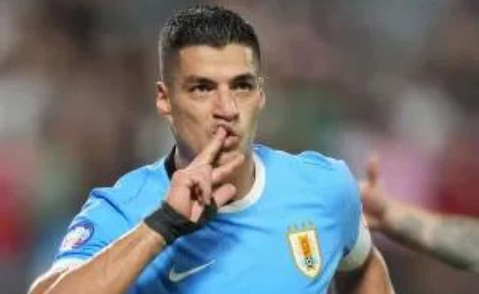 Luis Suárez comemora gol marcado pelo Uruguai contra o Canadá, pela Copa América
Imagem: Grant Halverson/Getty Images