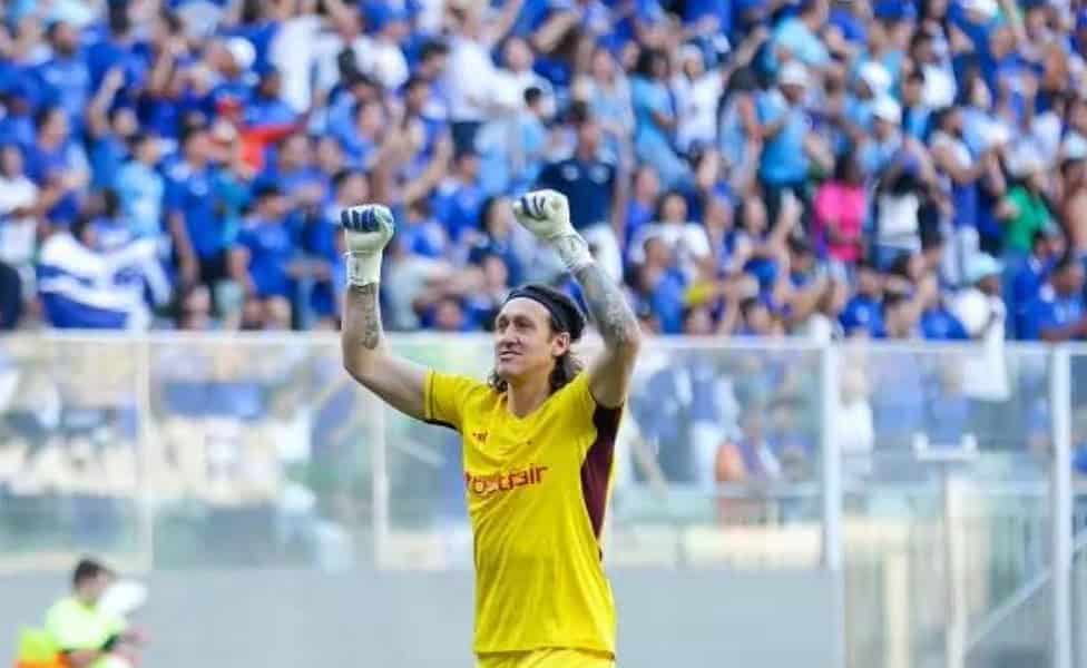 Cássio comemora gol do Cruzeiro contra o Bragantino, pelo Brasileirão
Imagem: Hugo Lopes/Agif