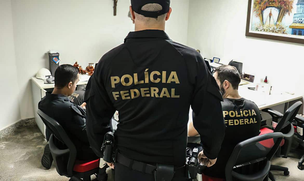 Polícia Federal investiga grupo que usava sistema da Abin para espionagem