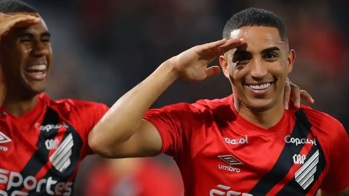 Athletico-PR vence Red Bull Bragantino e encaminha classificação na Copa do Brasil