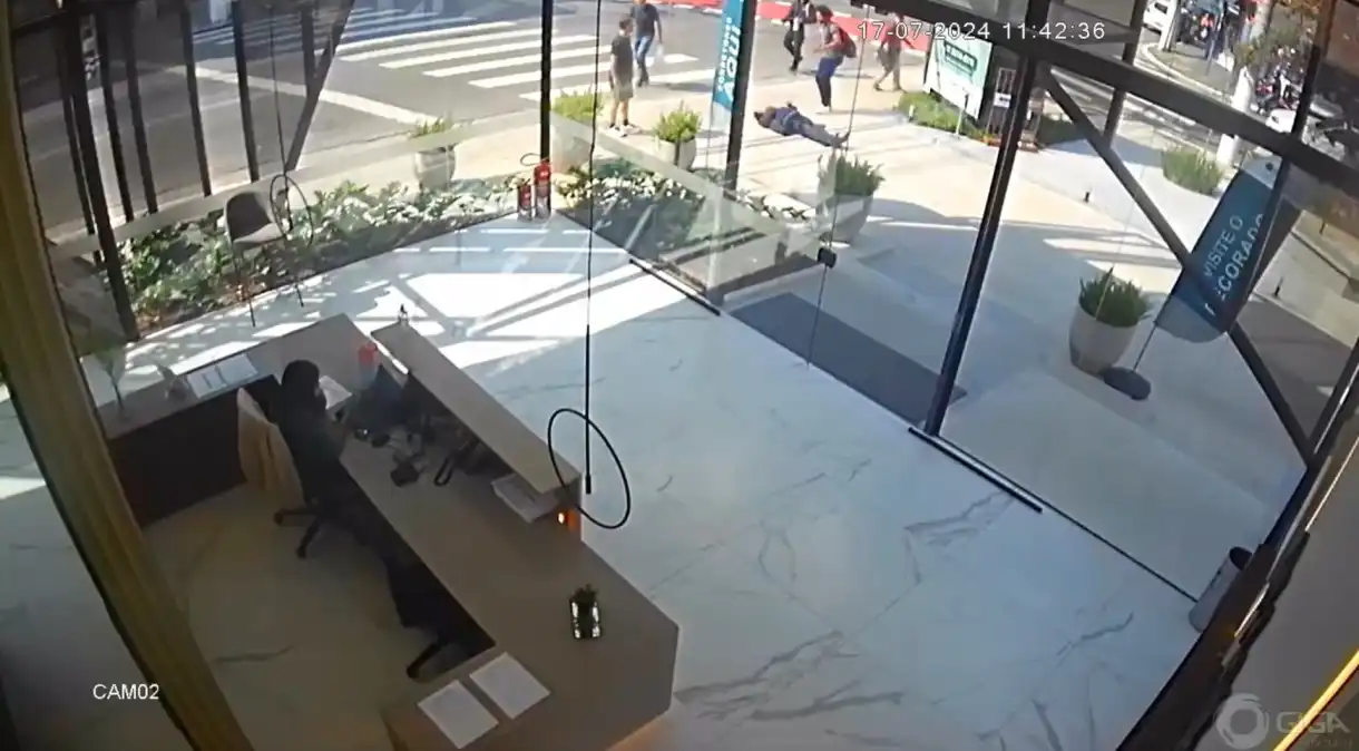 Vídeo: depoente na CPMI das Fake News agride idoso de 84 anos com soco