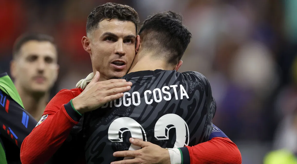 Cristiano Ronaldo chora, mas Portugal bate Eslovênia nos pênaltis e avança na Euro