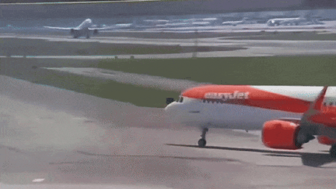 VÍDEO flagra momento em que avião da Latam bate a cauda ao decolar de Milão