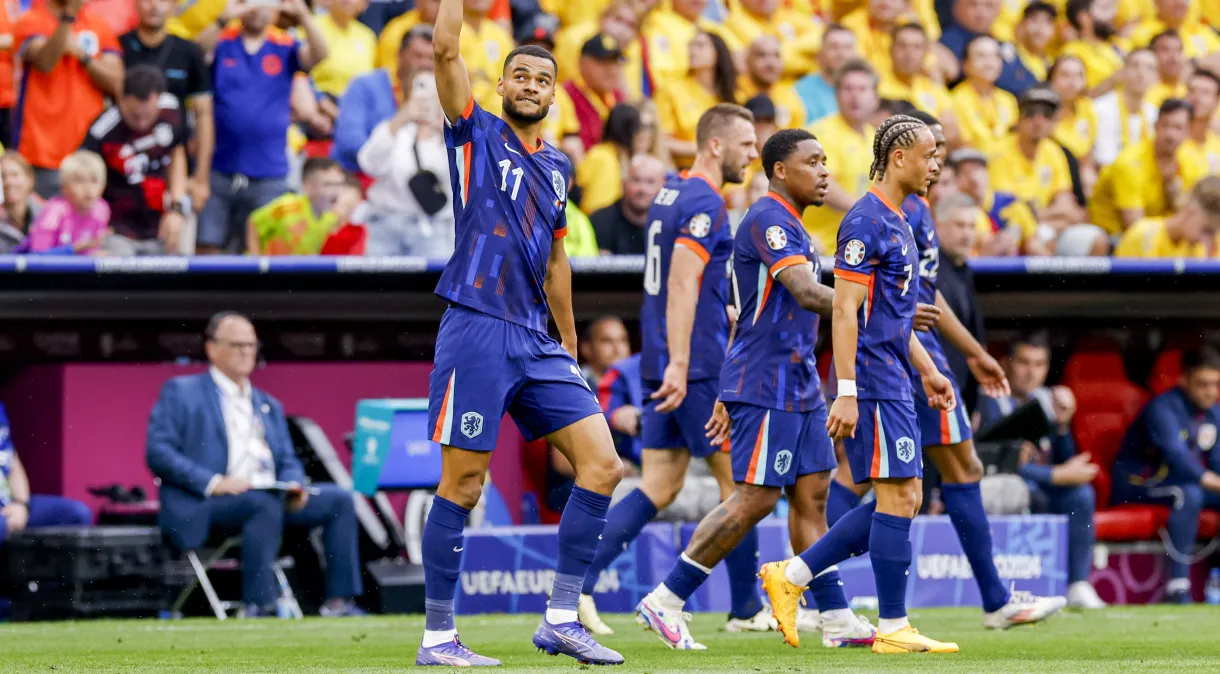 Eurocopa: com show de Gakpo, Holanda domina Romênia e avança às quartas de final