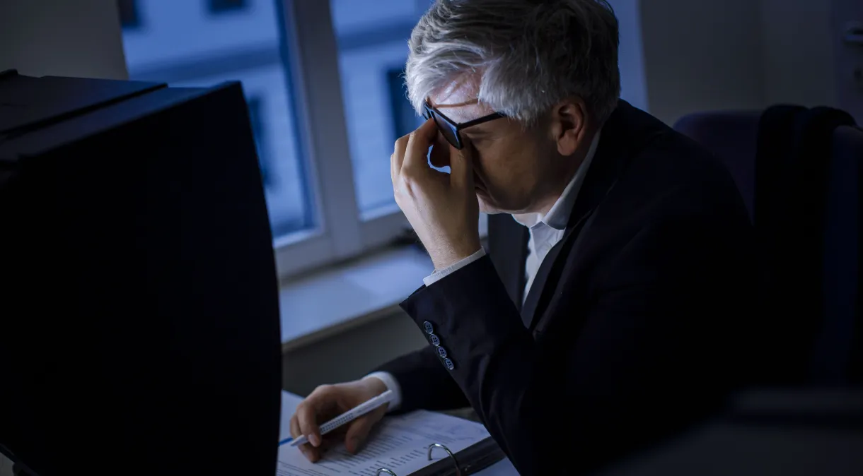 Inclusão de atenção a pessoas com síndrome de Burnout no SUS é aprovada na Câmara