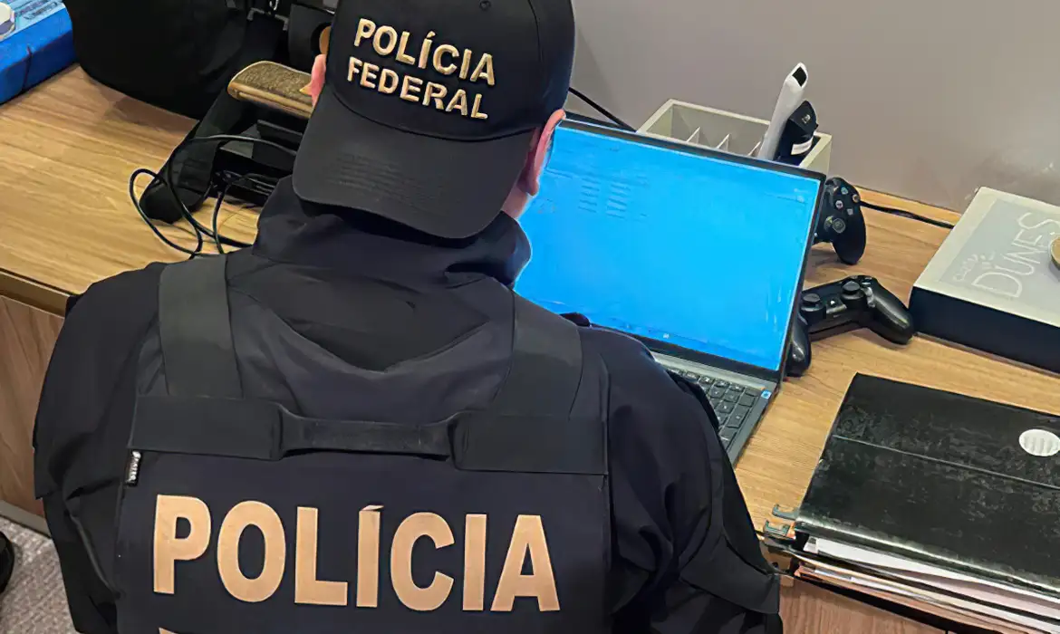 Polícia Federal investiga fraudes em sistema de vacinação do Ministério da Saúde