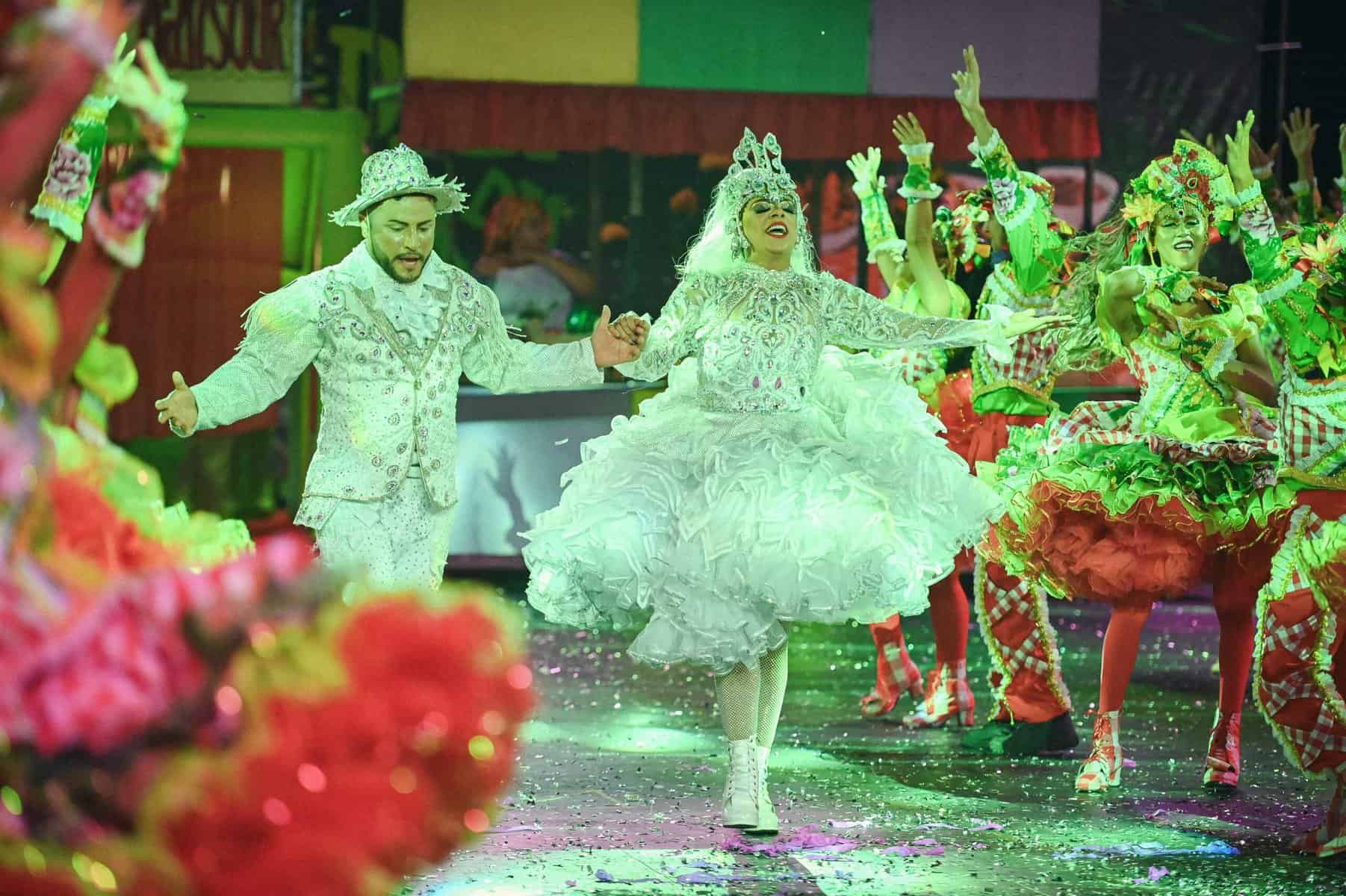 Desfile das Campeãs faz quadrilhas brilharem na última noite do Arraial Cultural em Rio Branco
