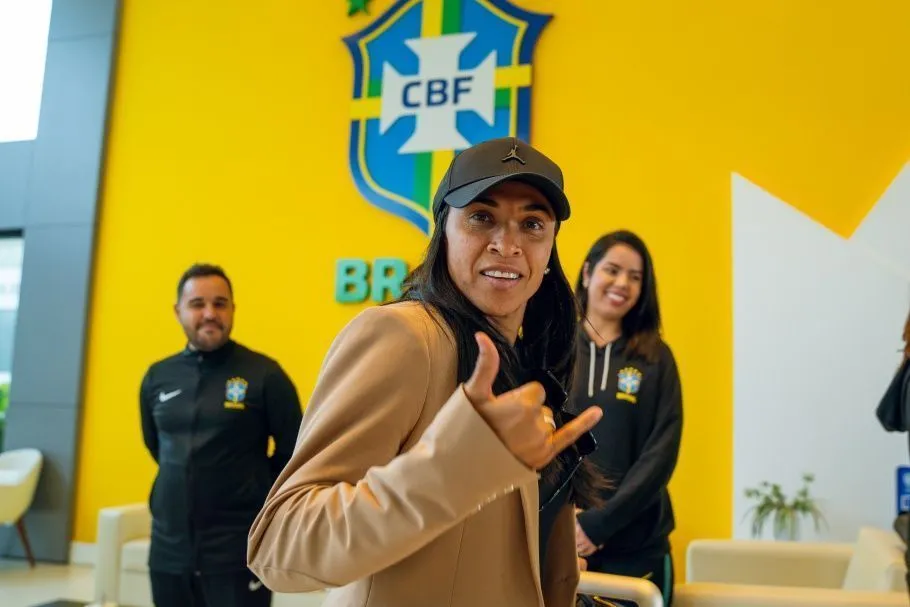 marta se junta a selecao brasileira de futebol