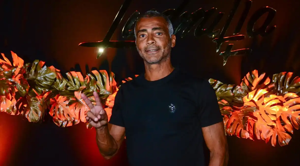 Romário dispara sobre Seleção: “Vai continuar se f* se não jogar para o Neymar”