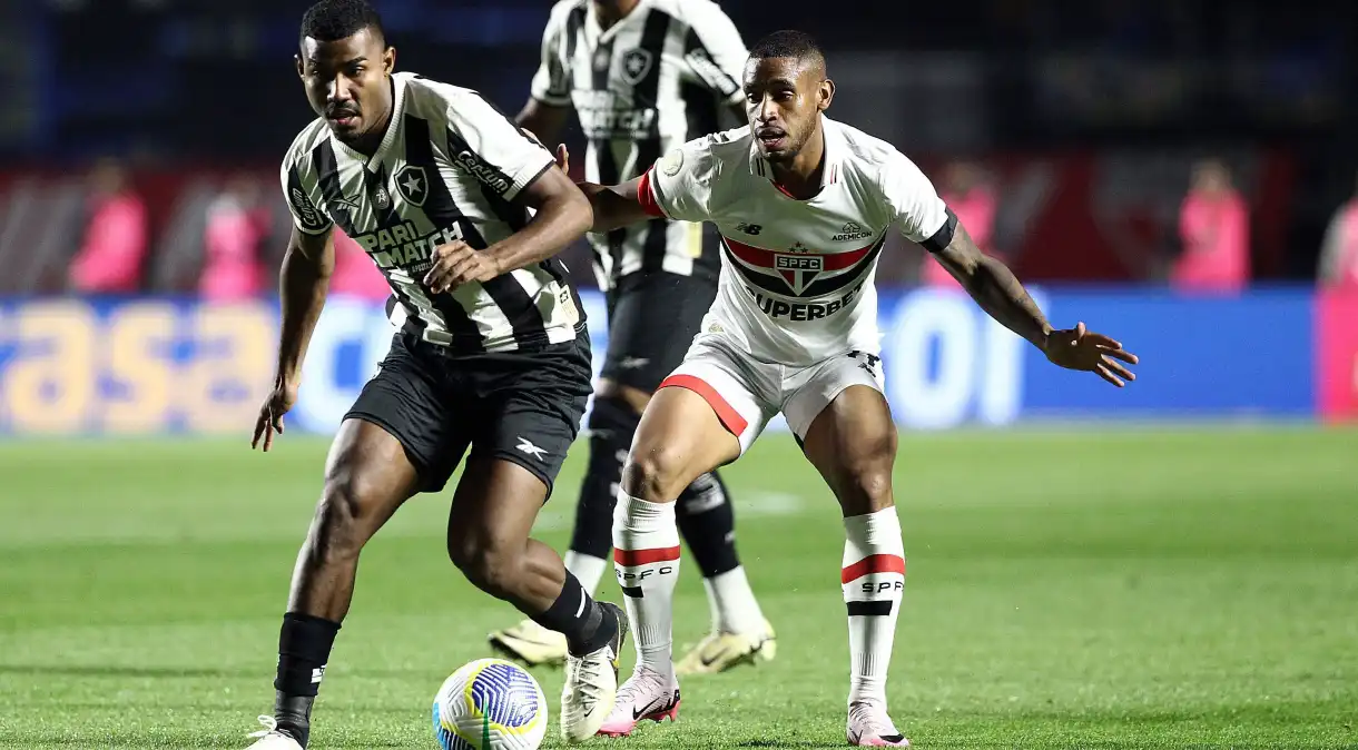 Em jogo agitado, São Paulo empata com Botafogo, que segue líder do Brasileirão