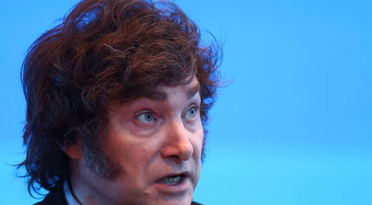 Milei se reúne com líderes da direita brasileira e discursará em evento conservador em SC