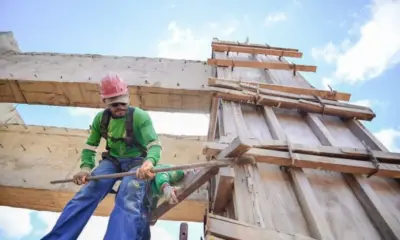 trabalhadores seguem com servicos na obra da ponte trabalhadores seguem com servicos na obra da ponte
