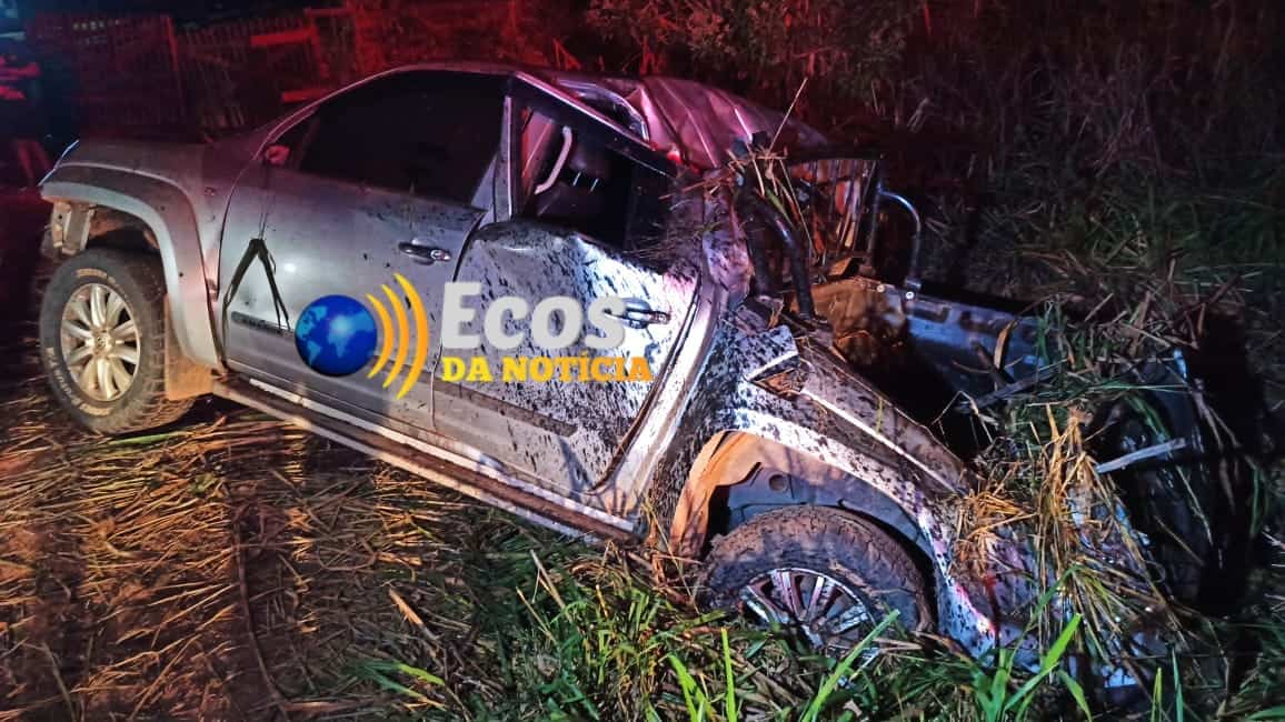 Criminosos rendem família em Acrelândia, roubam caminhonete, capotam na BR-364 em Rio Branco