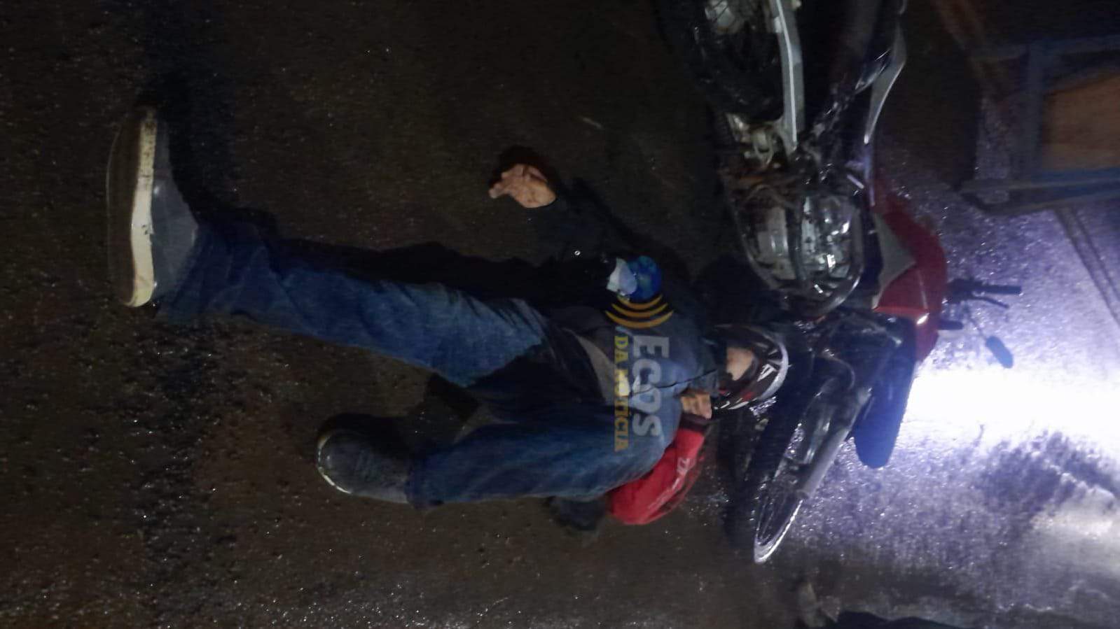 Empresa contratada pela prefeitura no programa Asfalta Rio Branco falha novamente, deixa asfalto exposto em rua e causa acidentes