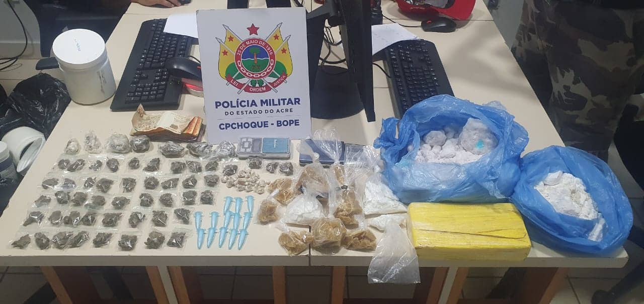 Polícia Militar prende dupla por tráfico de drogas no Oscar Passos