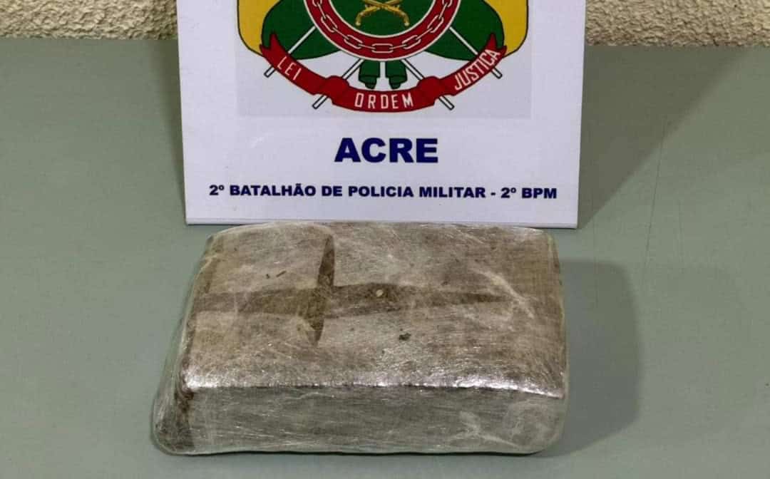 Polícia Militar apreende 900g de maconha no conjunto habitacional Cidade do Povo
