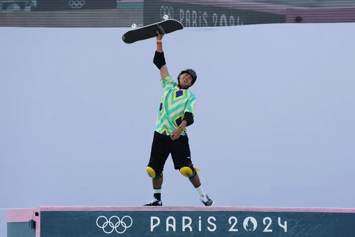 Augusto Akio conquista a medalha de bronze no skate park da Olimpíada de Paris