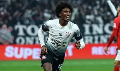 Talles Magno marcou gol em estreia pelo Corinthians contra o Bragantino Imagem: Marco Miatelo/AGIF