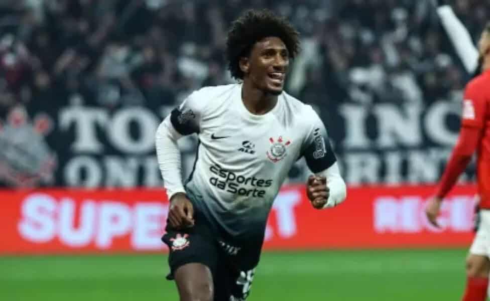 Talles Magno marcou gol em estreia pelo Corinthians contra o Bragantino Imagem: Marco Miatelo/AGIF