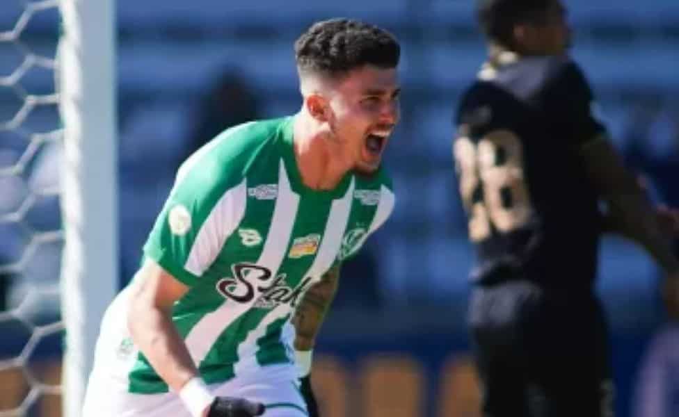Danilo Boza comemora seu gol pelo Juventude em partida contra o Botafogo em Caxias do Sul
Imagem: Fernando Alves/ECJ