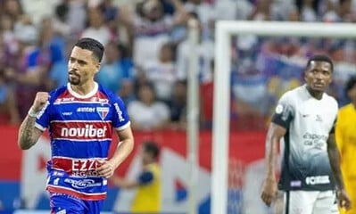 Yago Pikachu comemora gol do Fortaleza diante do Corinthians no Campeonato Brasileiro
Imagem: Baggio Rodrigues/AGIF