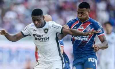 Luiz Henrique é marcado por Jean Lucas durante jogo entre Bahia e Botafogo, pelo Brasileirão
Imagem: Jhony Pinho/AGIF