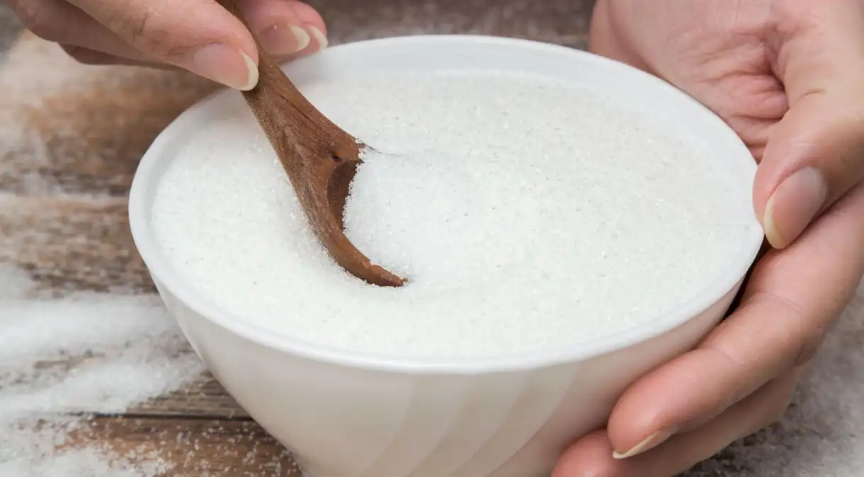 Tipo de adoçante comum aumenta risco de doenças cardiovasculares, diz estudo