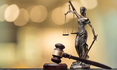 ag 8 martelo e estatua justica jpg ag 8 martelo e estatua justica jpg