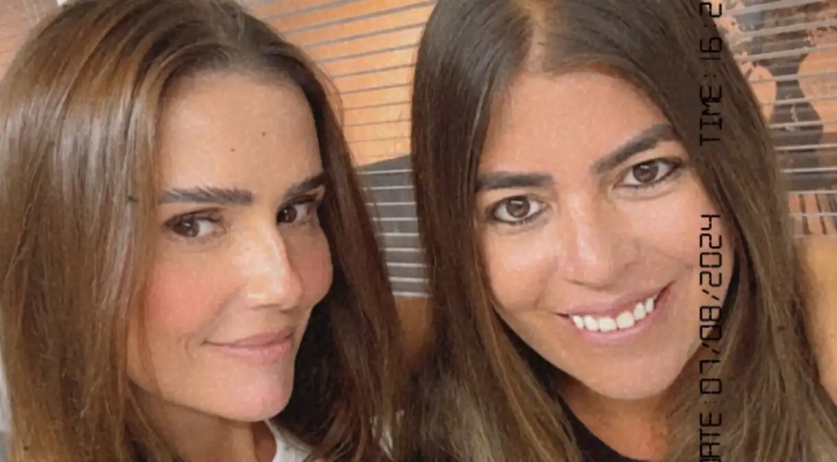 Deborah Secco posta foto com Raquel Pacheco e dá início a “Bruna Surfistinha 2”
