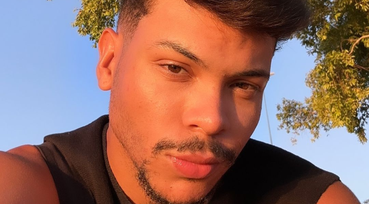 Conheça Jessé Aguiar, cantor gospel que inspira Rebeca Andrade na Olimpíada