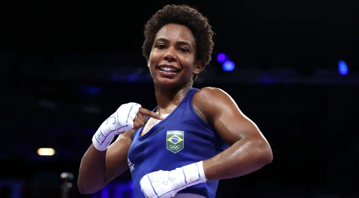 Paris 2024: Jucielen Romeu bate rival dos Estados Unidos no boxe e avança às quartas