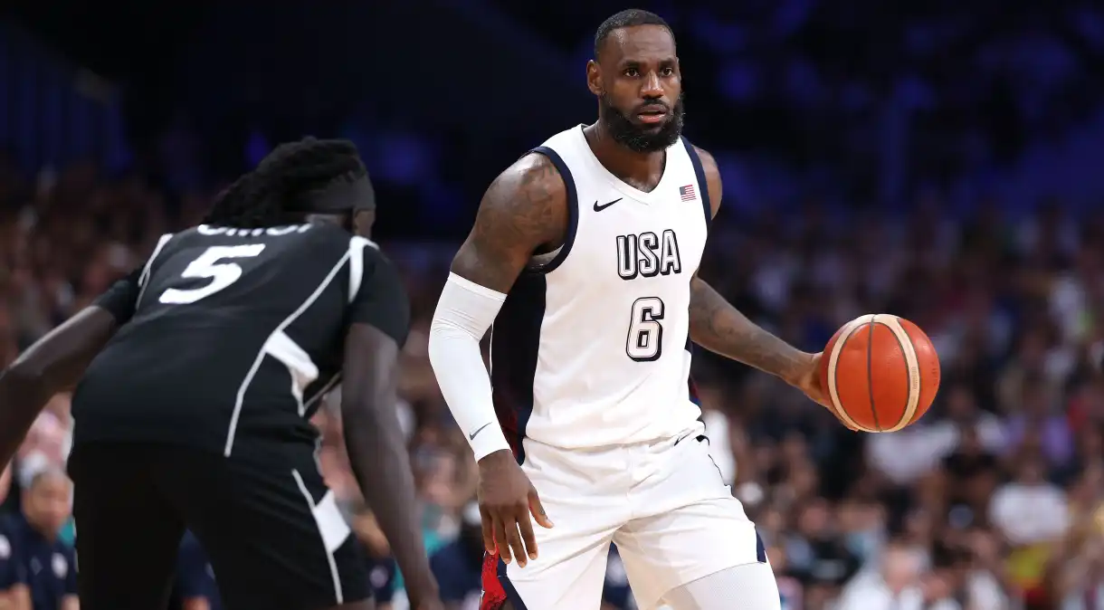 LeBron James avalia Seleção Brasileira antes das quartas: “Assisti a todos os jogos”