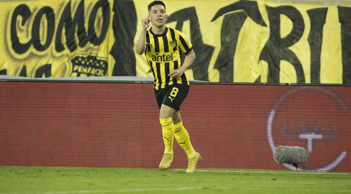 No caminho do Flamengo, Peñarol goleia The Strongest e encaminha ida às quartas