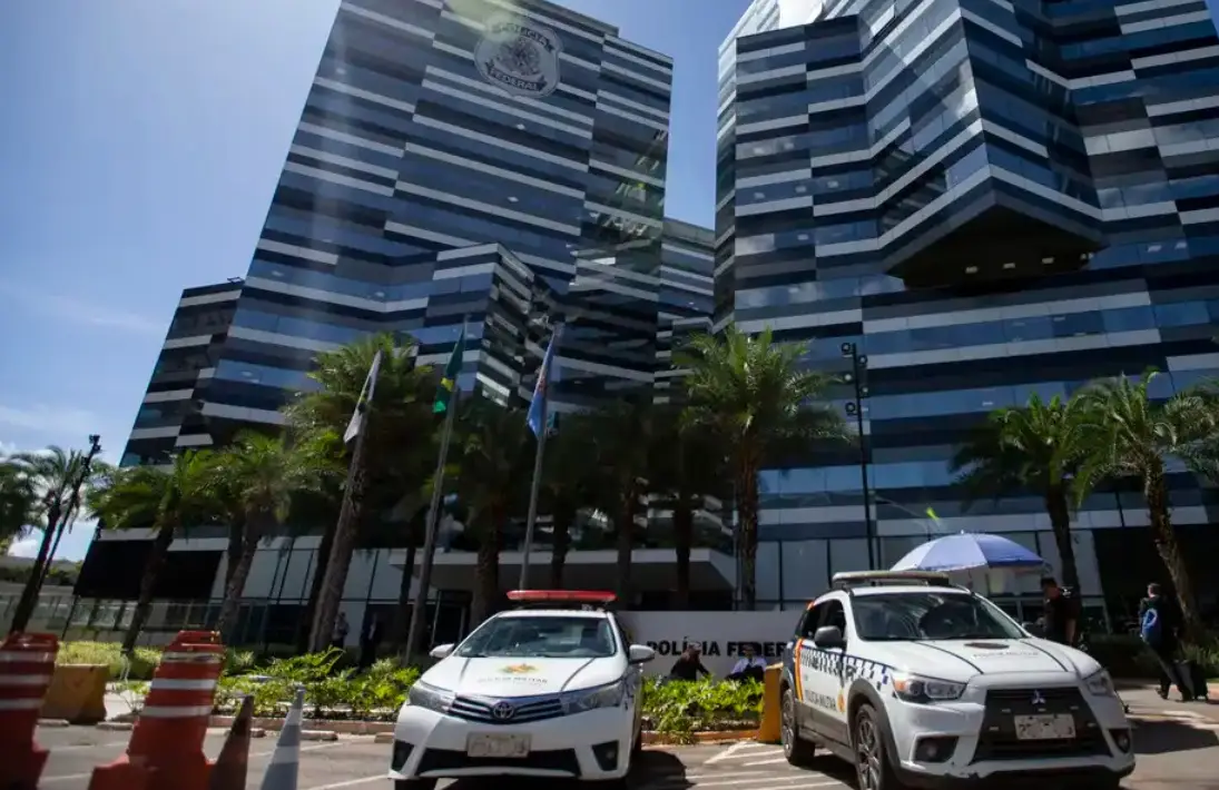 Polícia Federal prende criminosos que roubavam tokens de funcionários da Caixa