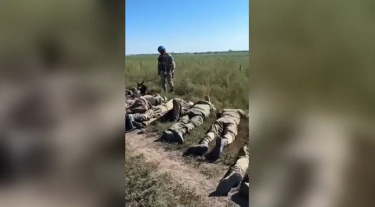 Ucrânia diz ter capturado mais de 100 soldados russos após invasão; veja vídeo